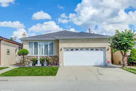 8434 W Brodman Avenue, Chicago, IL 60656