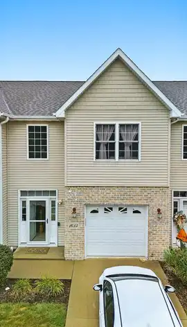 1613 Riverside Circle, Dixon, IL 61021