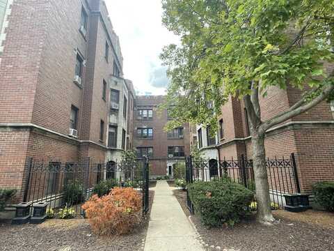 1111 Holley Court, Oak Park, IL 60301