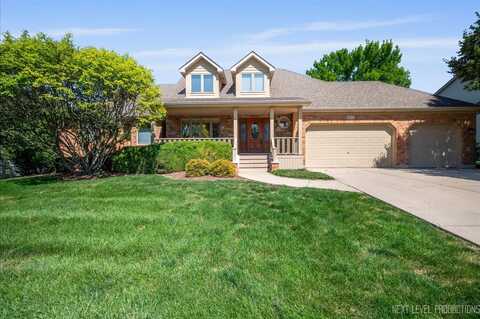 157 N Buckingham Drive, Sugar Grove, IL 60554