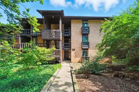5605 Lakeside Drive, Lisle, IL 60532