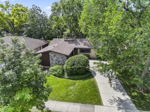 407 E Berkshire Lane, Mount Prospect, IL 60056