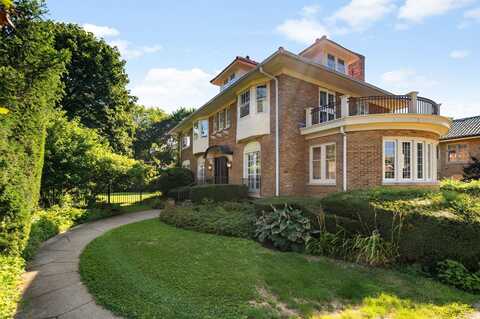 693 Sheridan Road, Wilmette, IL 60091