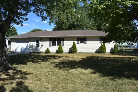 320 N Walnut, Arcola, IL 61910