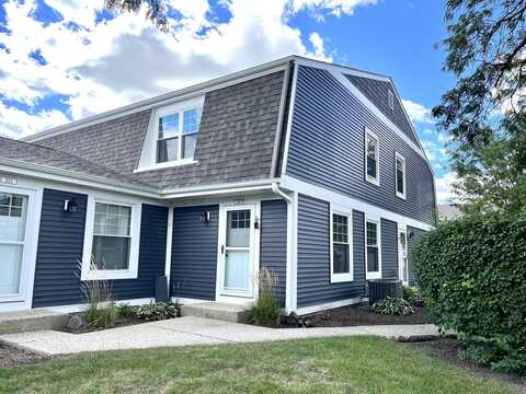 319 Farmingdale Circle, Vernon Hills, IL 60061