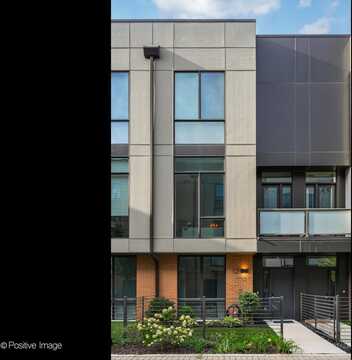 1904 N Campbell Avenue, Chicago, IL 60647