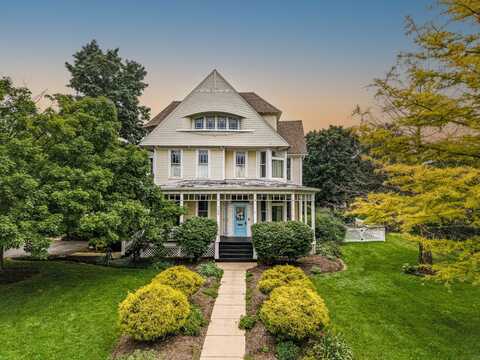 708 Somonauk Street, Sycamore, IL 60178