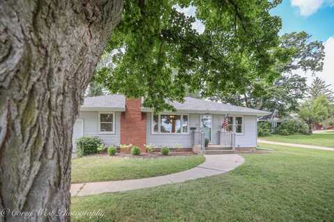 104 S 10th Street, Oregon, IL 61061