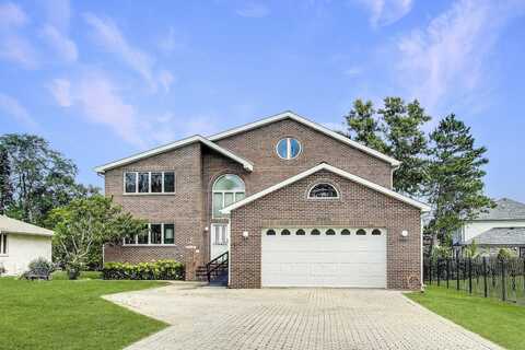 2305 Pfingsten Road, Glenview, IL 60026