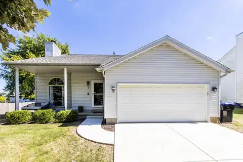 4 Holder Way, Bloomington, IL 61704