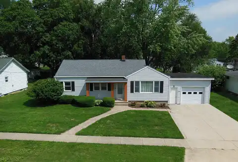 385 E Lincoln Street, Sycamore, IL 60178