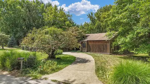 1203 Marianne Court, Mahomet, IL 61853