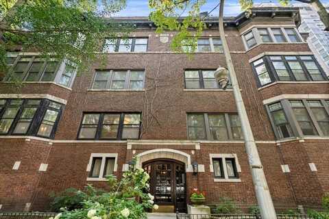 703 W Buena Avenue, Chicago, IL 60613