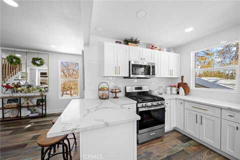 27584 Weirwood Drive, Lake Arrowhead, CA 92326