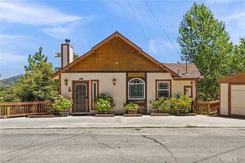 24326 Wabern Drive, Crestline, CA 92325