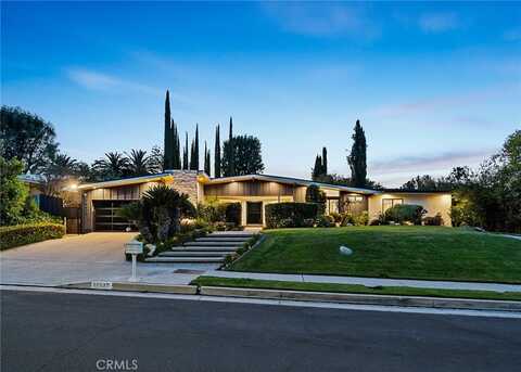 18839 La Amistad Place, Tarzana, CA 91356