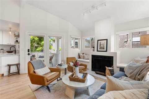 617 Acacia Avenue 1/2, Corona del Mar, CA 92625
