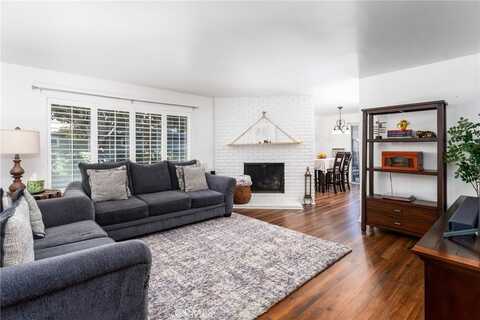 1107 W Memory Lane, Santa Ana, CA 92706