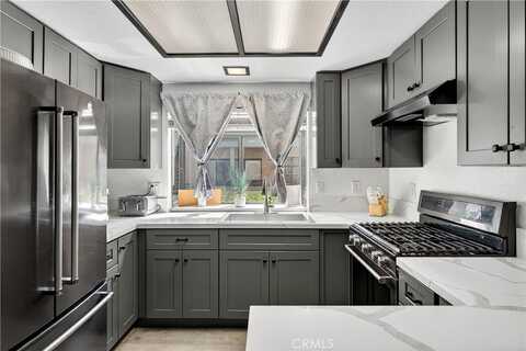 3565 Stonepine, Anaheim, CA 92804