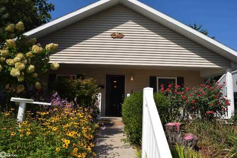 613 N Garfield Avenue, Burlington, IA 52601