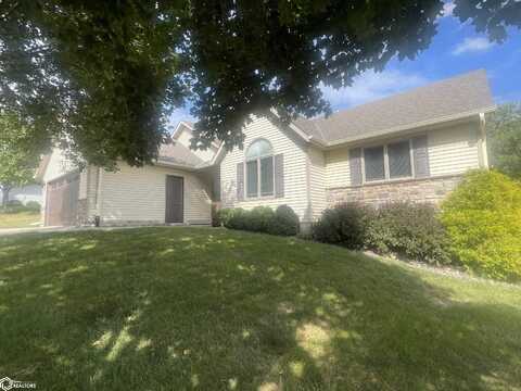 323 Prairie View Drive, Carroll, IA 51401