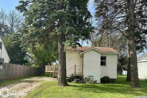 2227 21st Street SW, Mason City, IA 50401