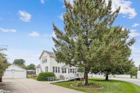 102 5Th Avenue SE, State Center, IA 50247