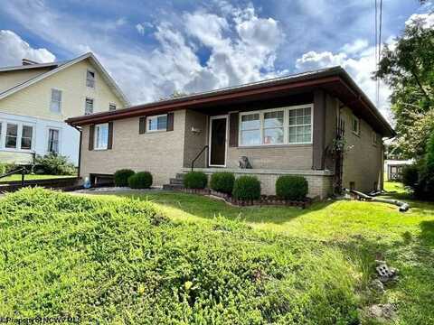 63 Smithfield Street, Buckhannon, WV 26201