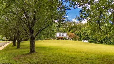 70 Pounds Hollow Road, Morgantown, WV 26508