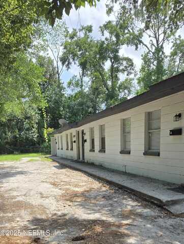 7190 CONANT Avenue, Jacksonville, FL 32210
