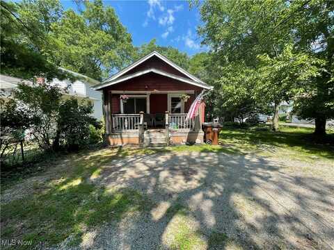 1914 Grantwood Drive, Parma, OH 44134