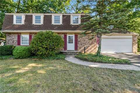 8545 Carriage Hill Drive NE, Warren, OH 44484