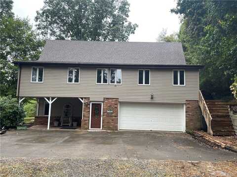6518 Stonecreek Road SW, Newcomerstown, OH 43832