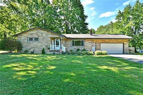 5030 Pin Oak Drive, Vienna, OH 44473