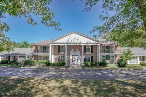 1653 Greenway Road SE unit: 202, North Canton, OH 44709