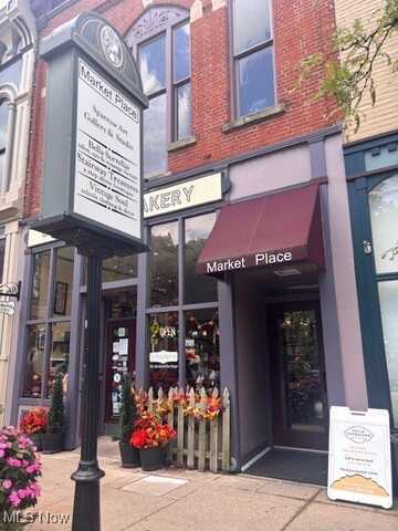 44 Public Square unit: 4, Medina, OH 44256