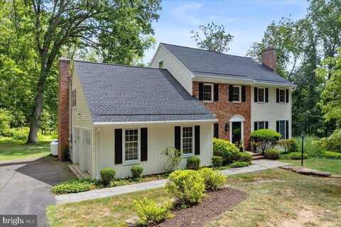 12 Poor Farm Road, Pennington, NJ 08534