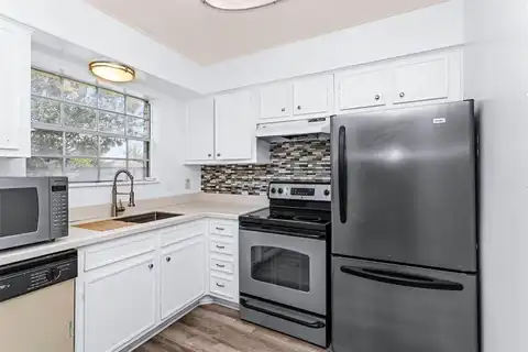 7900 Westheimer Road, Houston, TX 77063