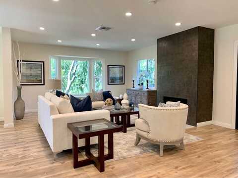 10620 Johanna Ave, Shadow Hills, CA 91040