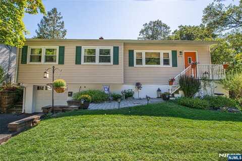 219 Skyline Lake Drive, Ringwood, NJ 07456
