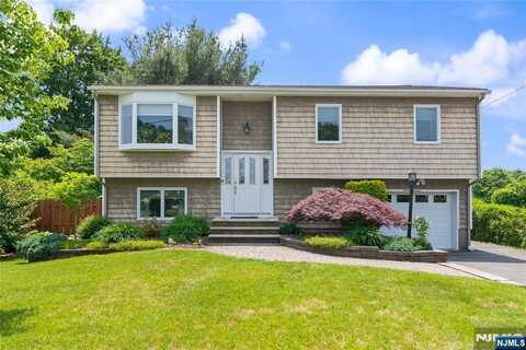 16 Arlington Avenue, Mount Arlington, NJ 07856