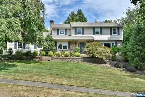 20 Pleasantview Drive, North Haledon, NJ 07508