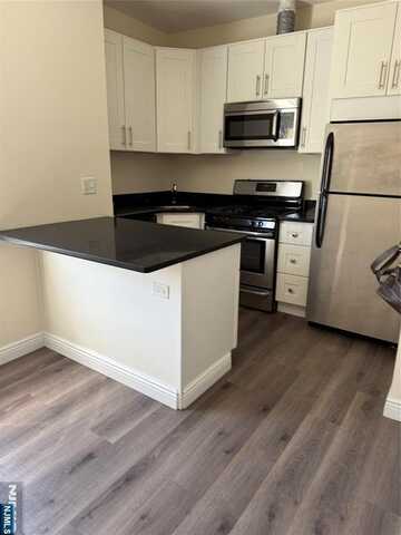 9-15 Washington Street 7, Tenafly, NJ 07670