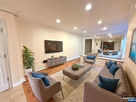 401 Park Place 5D, Fort Lee, NJ 07024
