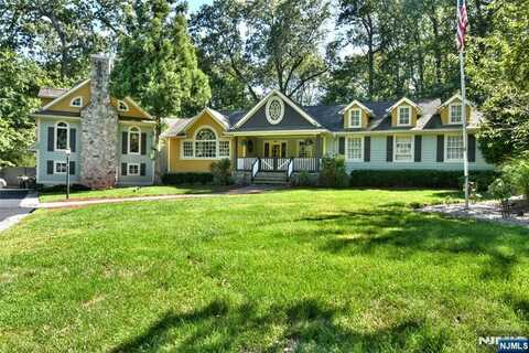 50 Elizabeth Terrace, Upper Saddle River, NJ 07458