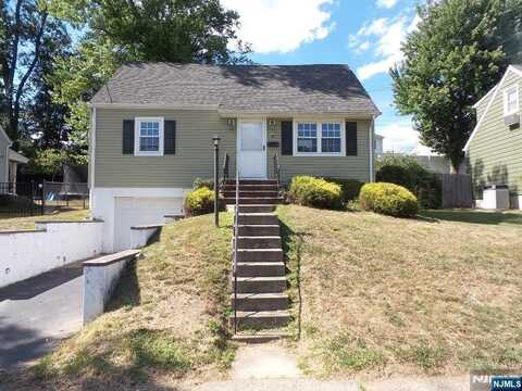 51 Hillside Drive, Totowa, NJ 07512