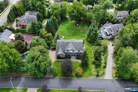 6 Lauren Pond Court, Demarest, NJ 07627
