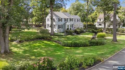 147 Canoe Brook Parkway, Summit, NJ 07901