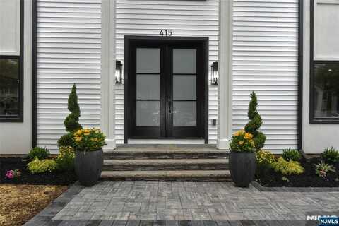 415 Bailey Road, Paramus, NJ 07652