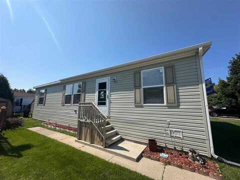 6685 N M-66, Charlevoix, MI 49720
